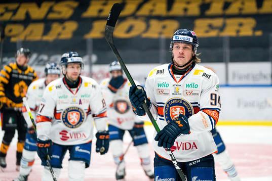Växjös Joel Persson jublar