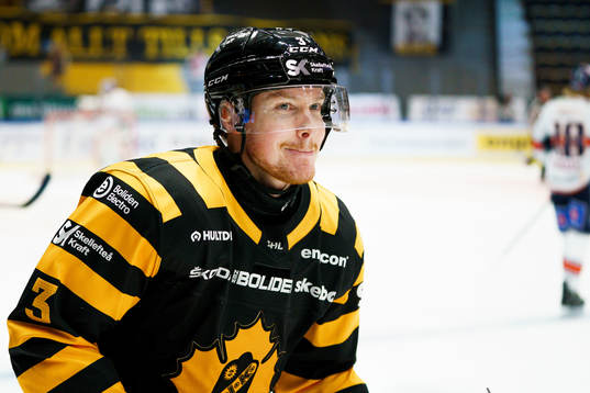 Skellefteås Niclas Burström jublar
