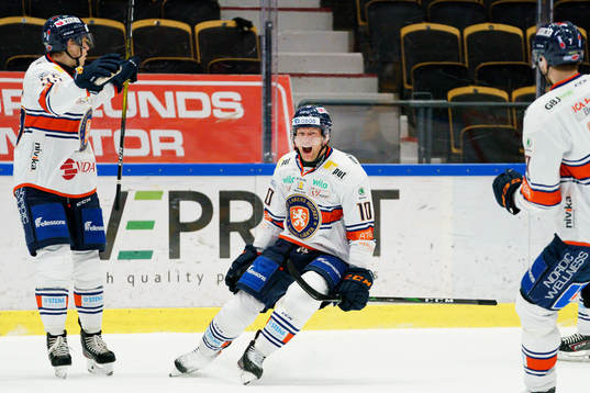 Växjös Richard Gynge jublar