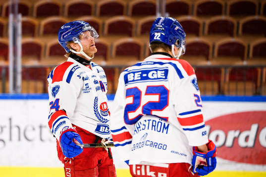 Oskarshamns Philip Samuelsson och John Dahlström deppar