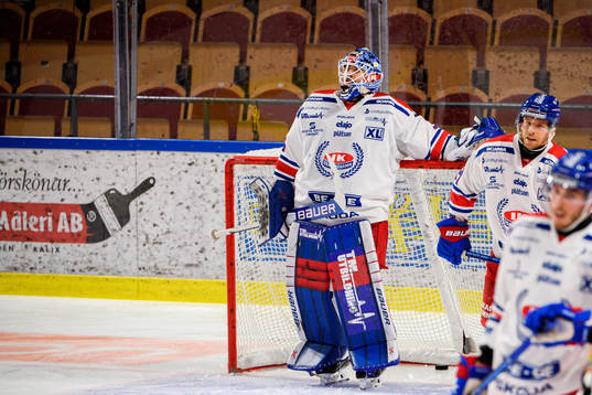 Oskarshamns målvakt Joe Cannata deppar