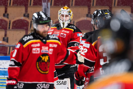 Luleås målvakt Jesper Wallstedt jublar