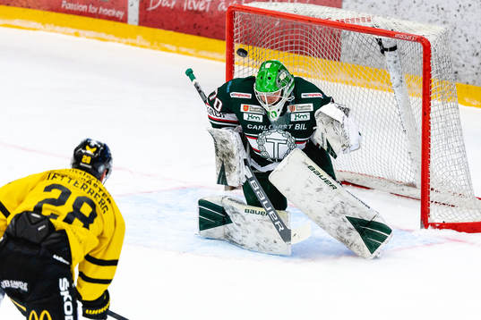 Västerås Lukas Zetterberg gör mål 0-1 bakom Tingsryds