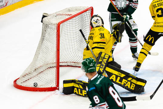 Tingsryds Martin Janolhs gör mål 2-2 bakom Västerås