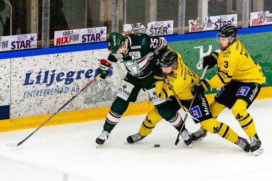 Tingsryds Roman Semjonovi kamp med Västerås Daniel Öhrn