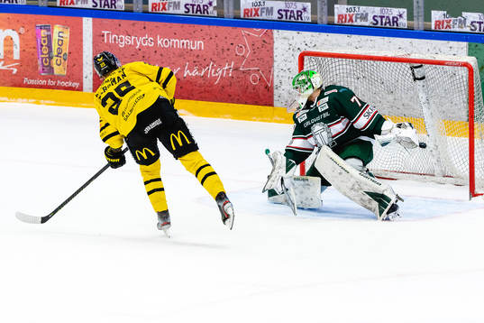 Västerås Marcus Bergman gör mål 2-3 bakom Tingsryds