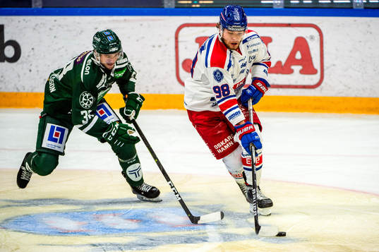 Färjestads Jakob Karlsson Forsbacka och Oskarshamn Oliver