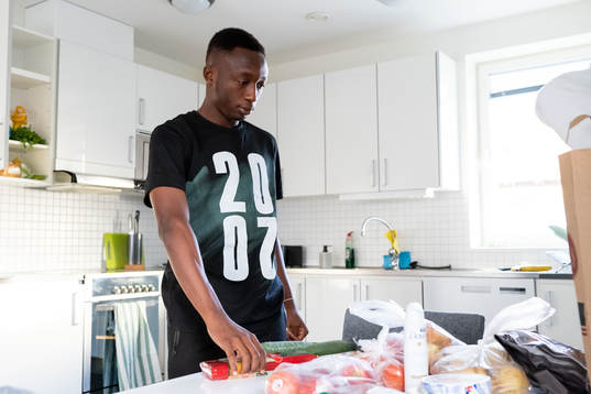 Häckens nyförvärv Benie Adama Traore plockar upp