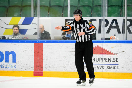 Domare Morgan Johansson godkänner Leksands 2-3 mål