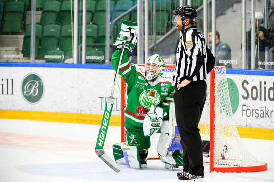 Rögles målvakt Johan Gustafsson deppar