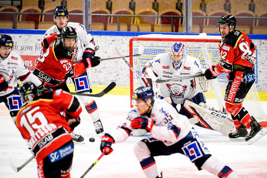 Luleås Carl Mattsson gör 1-1 bakom Linköpings målvakt