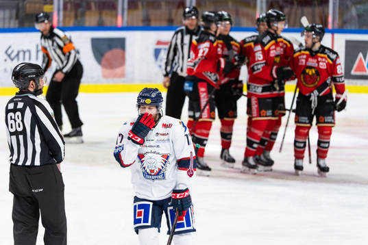 Linköpings Niko Ojamäki deppar