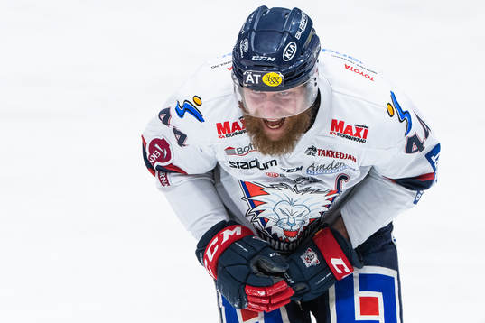 Linköpings Jonas Junland har ont i handen
