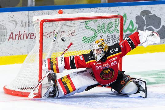 Linköpings Henrik Törnqvist gör 1-0 bakom Luleås