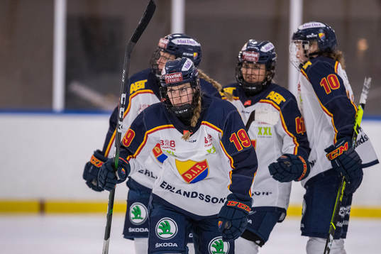 Djurgårdens Julia Östlund jublar
