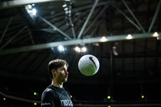 s Mikael Lustig