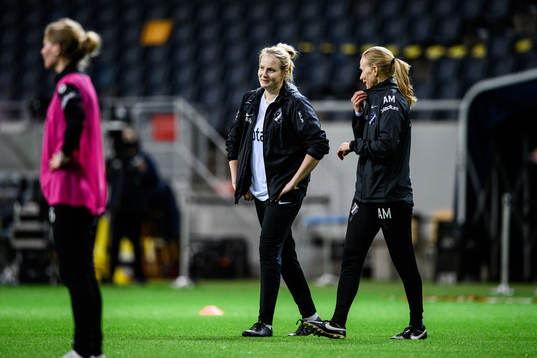 s chefstränare Maiju Ruotsalainen och sportchef Anne