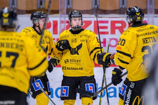 Västerås Gabriel Kangas jublar