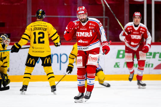 Timrås Albin Lundin jublar
