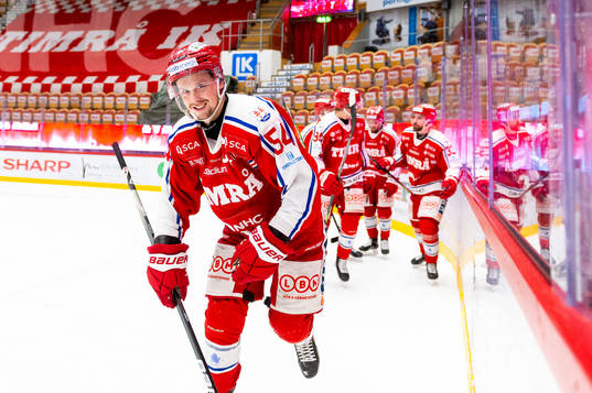 Timrås Jonathan Dahlén jublar