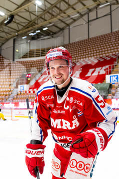 Timrås Jonathan Dahlén jublar