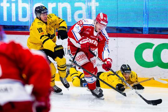 Västerås Filiph Åström och Timrås Christopher Liljewall