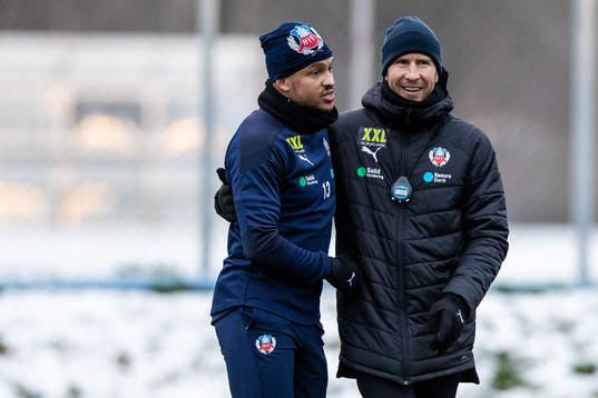 Helsingborgs Martin Olsson och assisterande tränare