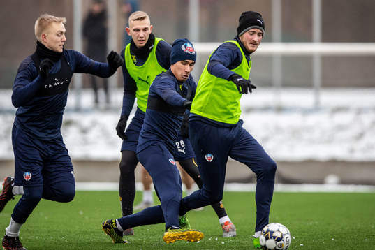 Helsingborgs Victor Göransson och Rasmus Jönsson  i duell