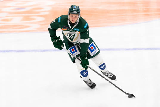 Färjestads Alfred Bergman innan ishockeymatchen i SHL