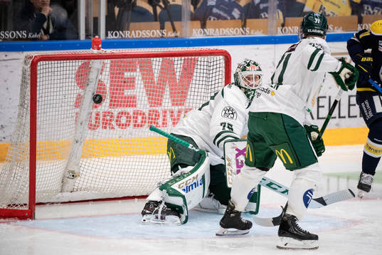 Färjestads målvakt Arvid Holm släpper in 1-0