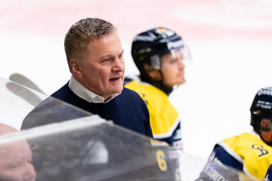 s assisterande tränare Stephan Lundh