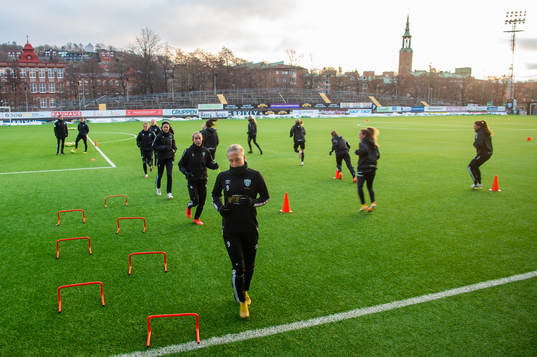 Bläddra bland fler bilder av Fotboll, Damallsvenskan, Kopparbergs/Göteborg, Träning 