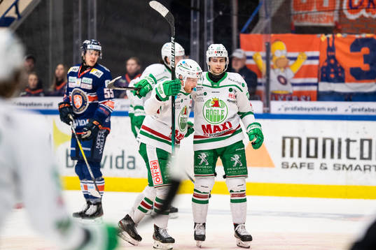 Rögles Simon Ryfors och Daniel Zaar jublar