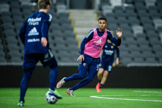 Djurgårdens Isak Hien