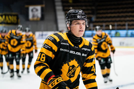 Skellefteås Jonatan Berggren jublar