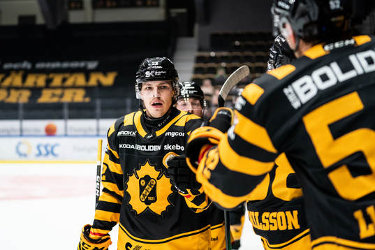 Skellefteås Jonathan Johnson jublar