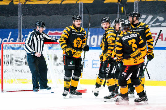 Skellefteås Jonathan Johnsson jublar