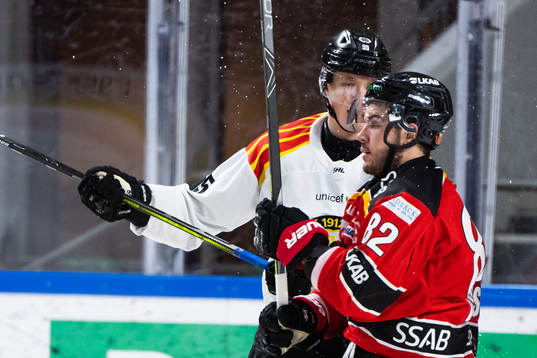 Brynäs Noel Gunler och Luleås Chris Desousa
