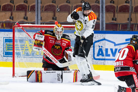Luleås målvakt Jesper Wallstedt och Brynäs Anton Rödin