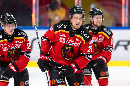 Luleås Juhani Tyrväinen jublar