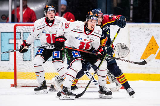 Örebros Christopher Mastomäki och Djurgårdens Tom Nilsson