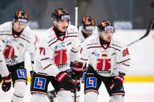 Örebros Borna Rendulic och Robin Kovacs jublar