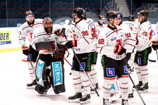 Örebros spelare jublar