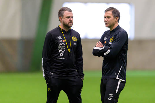 Manager Jimmy Thelin och assisterande tränare Christer