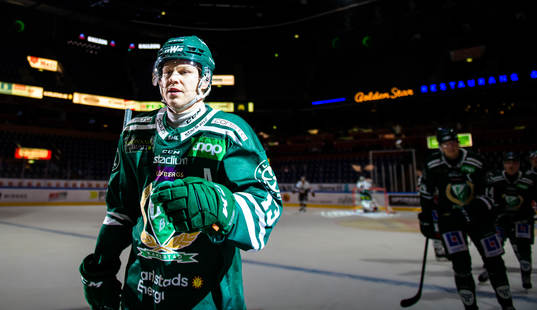 Färjestads Daniel Viksten jublar