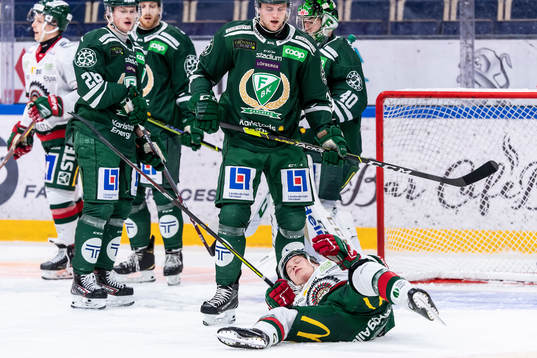 Färjestads Adam Ginning och Frölundas Karl Henriksson