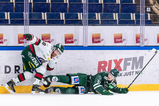 Frölundas Jens Olsson och Färjestads Albin Eriksson