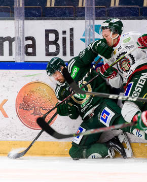 Färjestads Jonathon Blum och Frölundas Lucas Raymond