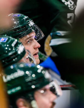Färjestads Adam Ginning deppar