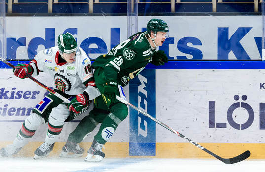 Frölundas Lucas Raymond och Färjestads Linus Arnesson